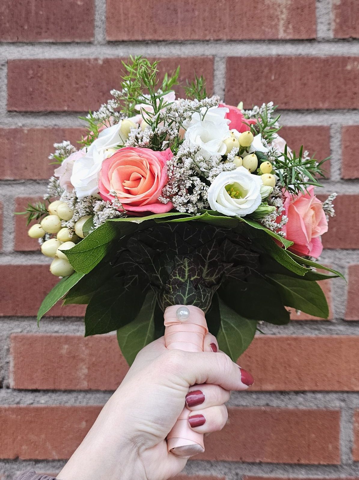 Rund brudbukett i hållare