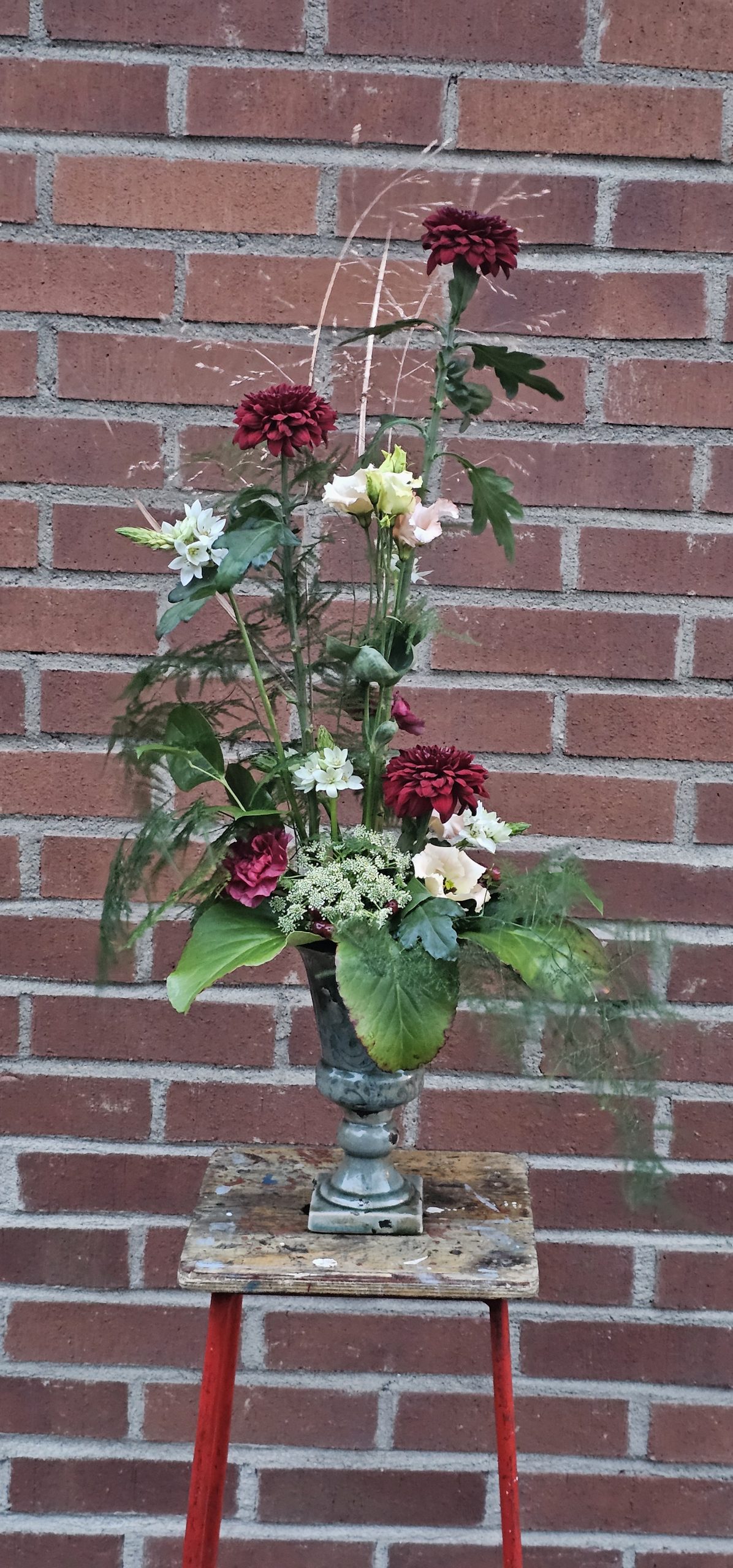 Asymmetrisk dekoration i vas