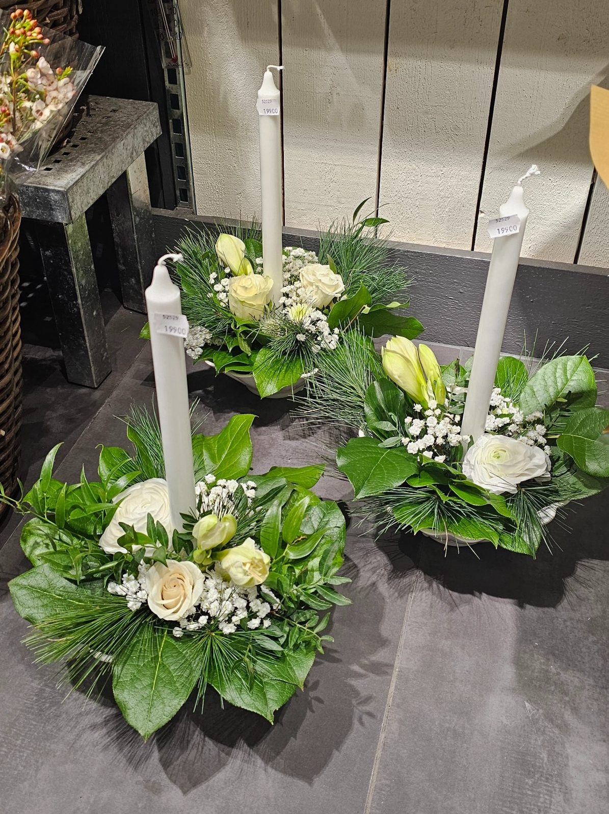 ljusdekorationer i stickmassa